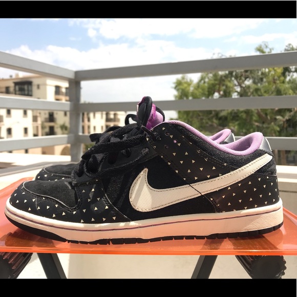 Women’s Nike SB Dunk Low Magenta 2012 triangles - Picture 1 of 5